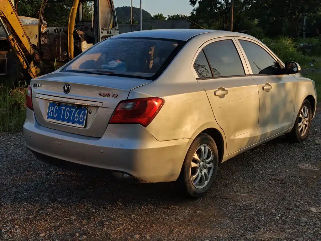 Yuexiang V3 2012 1.3L manual luxury model National IV купить на сайте DeffCars