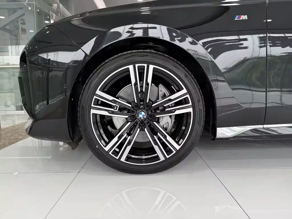 BMW 7 Series 2023 740Li Exclusive M Sports Package купить на сайте DeffCars