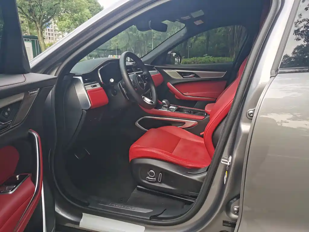 Jaguar F-PACE 2024 P250 R-Dynamic SE купить на сайте DeffCars
