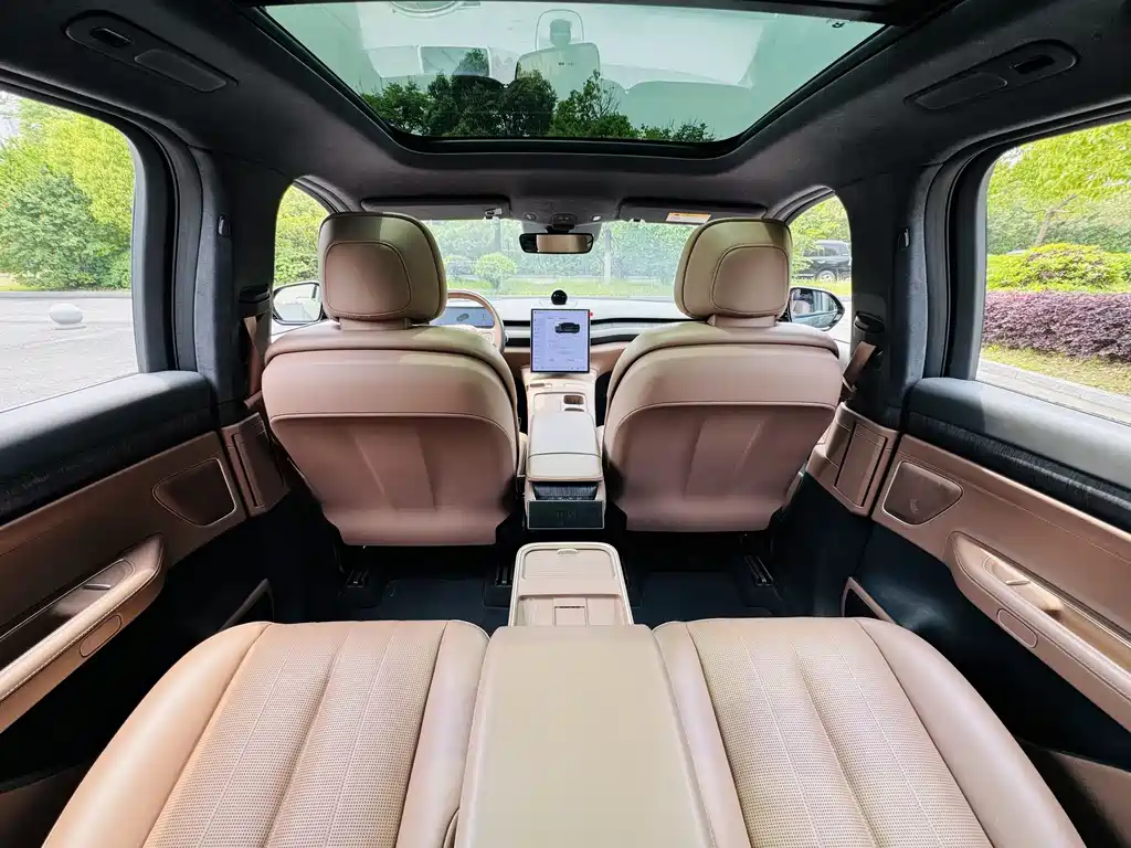 NIO ES8 2023 75kWh Executive Edition купить на сайте DeffCars