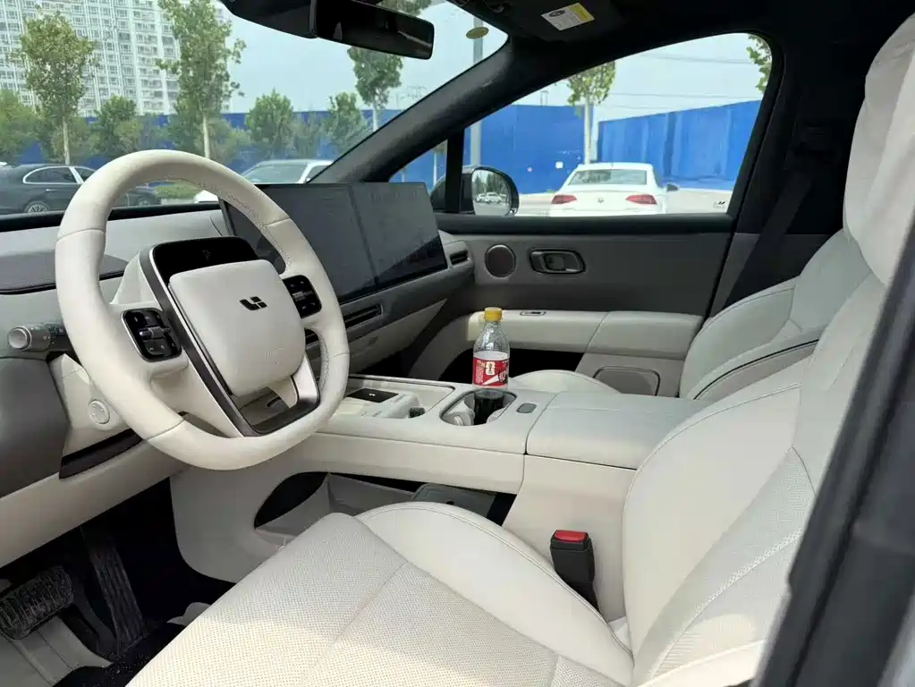 Ideal i6 2025 four-wheel drive standard version купить на сайте DeffCars