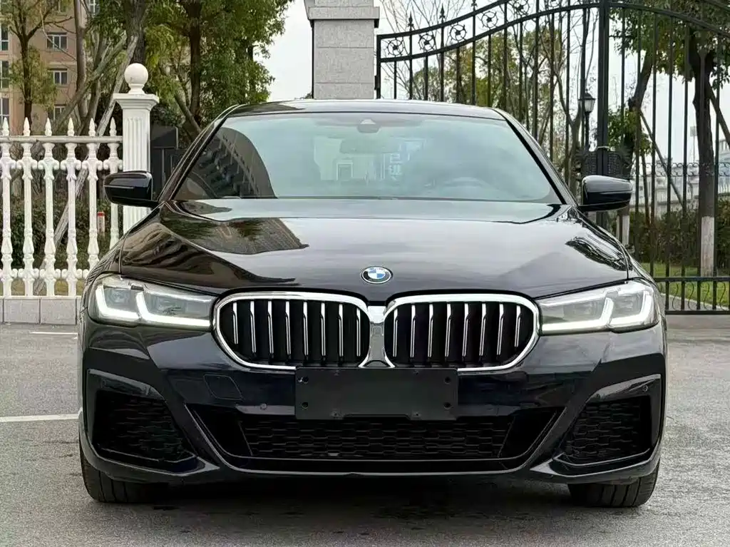 BMW 5 Series 2022 525Li M Sports Package купить на сайте DeffCars