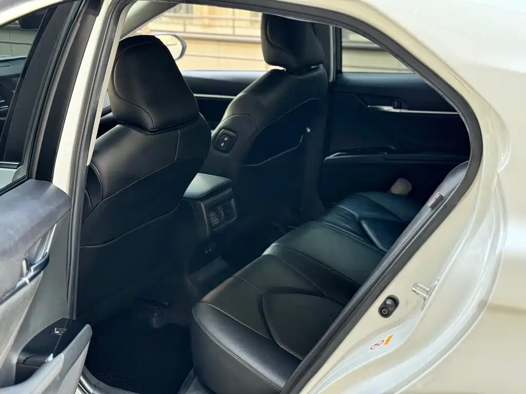 Camry 2018 2.0G Deluxe Edition купить на сайте DeffCars