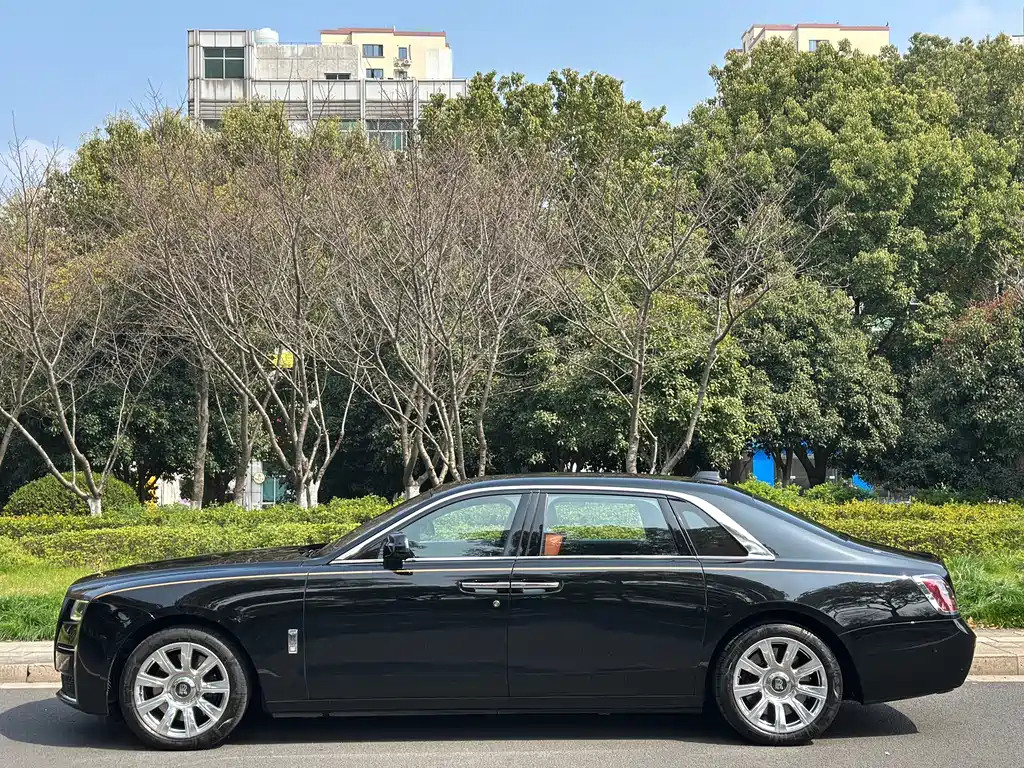Ghost 2021 6.7T long wheelbase version купить на сайте DeffCars