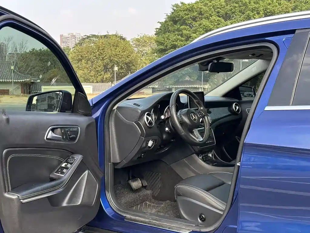 Mercedes-Benz GLA 2017 GLA 200 Fashion Model купить на сайте DeffCars