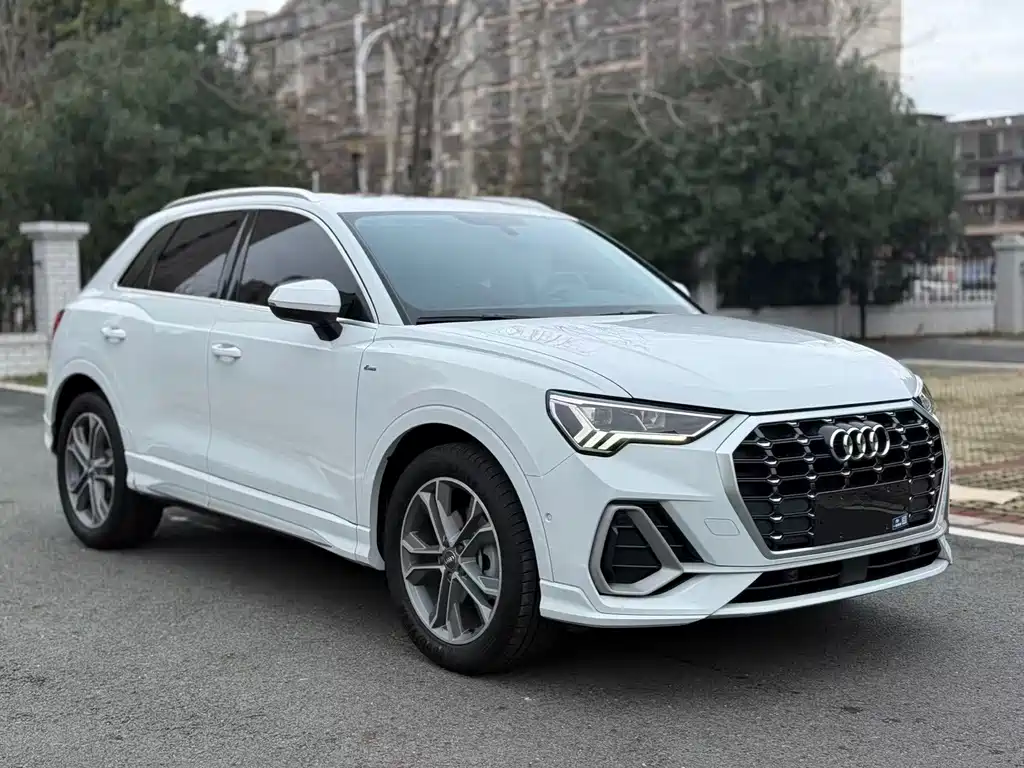 Audi Q3 2020 40 TFSI Fashionable and Dynamic купить на сайте DeffCars