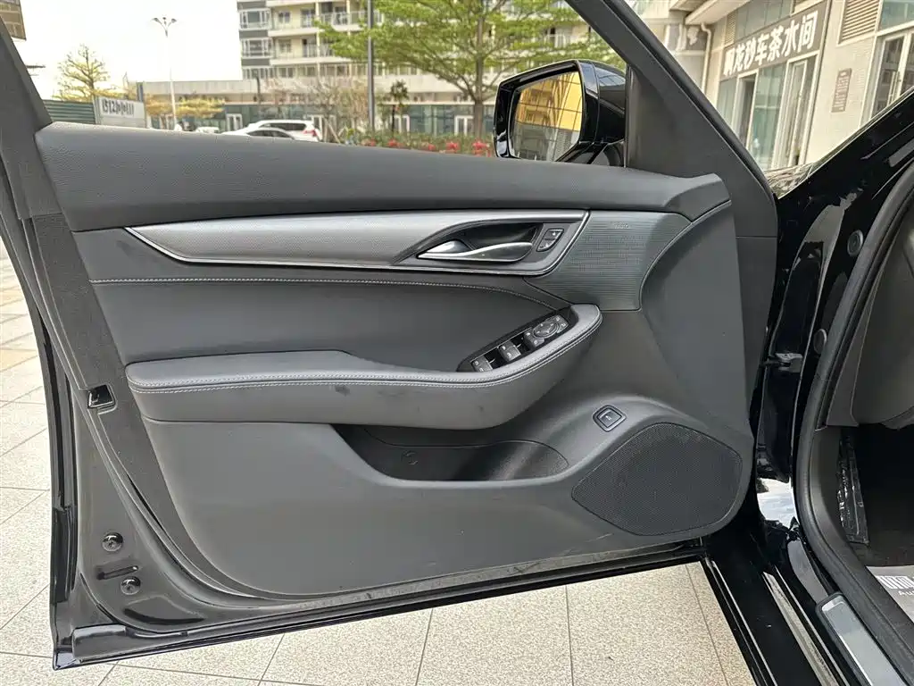 Cadillac CT5 2024 28T Luxury Pro купить на сайте DeffCars