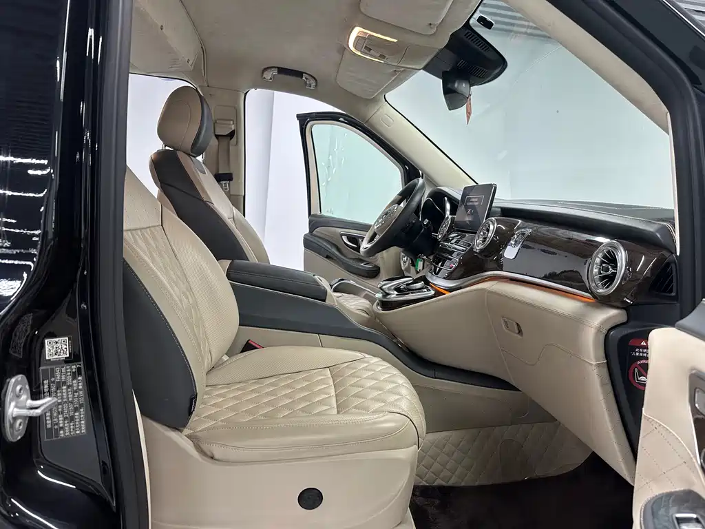 Mercedes-Benz V-Class 2018 V 260 L Premium Extended Edition National VI купить на сайте DeffCars