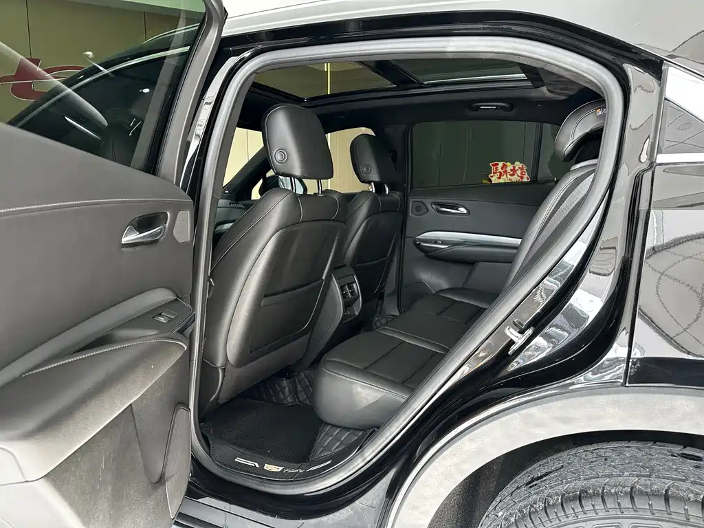 Cadillac XT4 2021 28T two-wheel drive leading model купить на сайте DeffCars