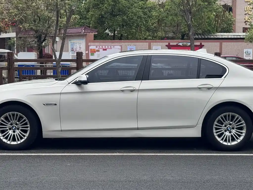 BMW 5 Series 2013 525Li Leading Model купить на сайте DeffCars