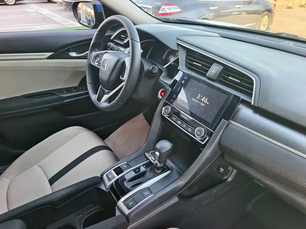 Civic 2016 220TURBO CVT Deluxe Edition купить на сайте DeffCars