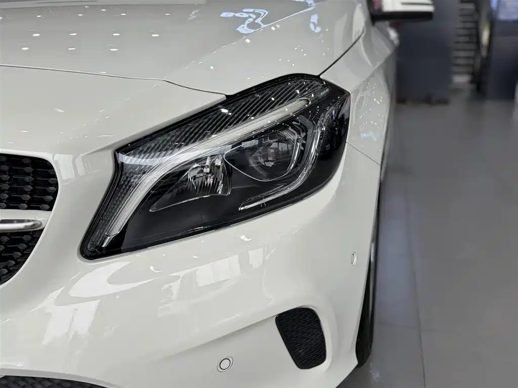 Mercedes-Benz A-Class (imported) 2017 facelift A 200 dynamic type купить на сайте DeffCars