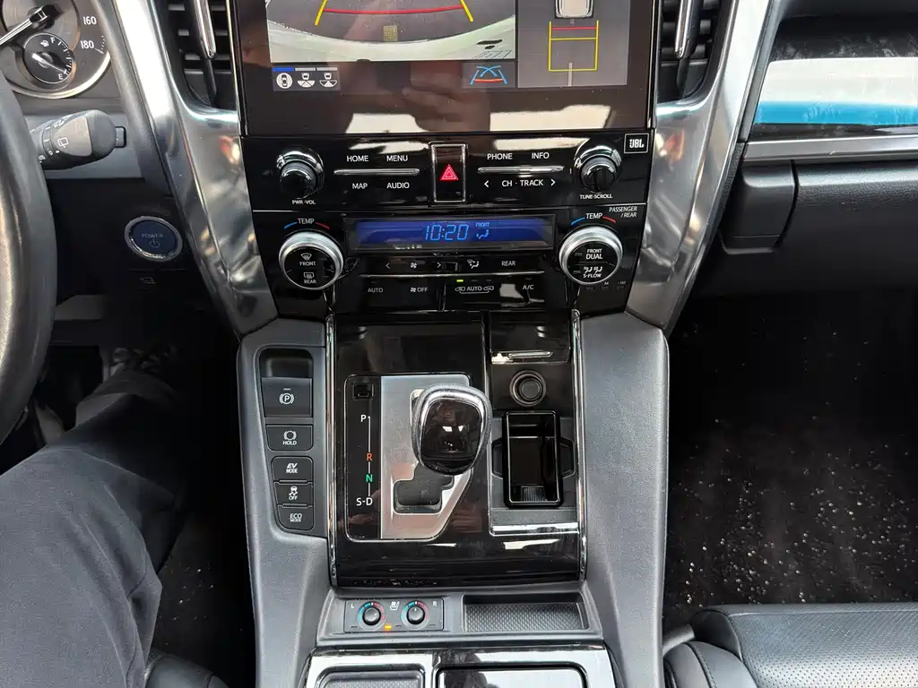 Wilfa 2023 Crown Dual Engine 2.5L HV Deluxe Edition купить на сайте DeffCars