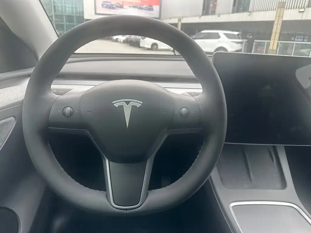 Model Y 2023 long-range all-wheel drive version купить на сайте DeffCars