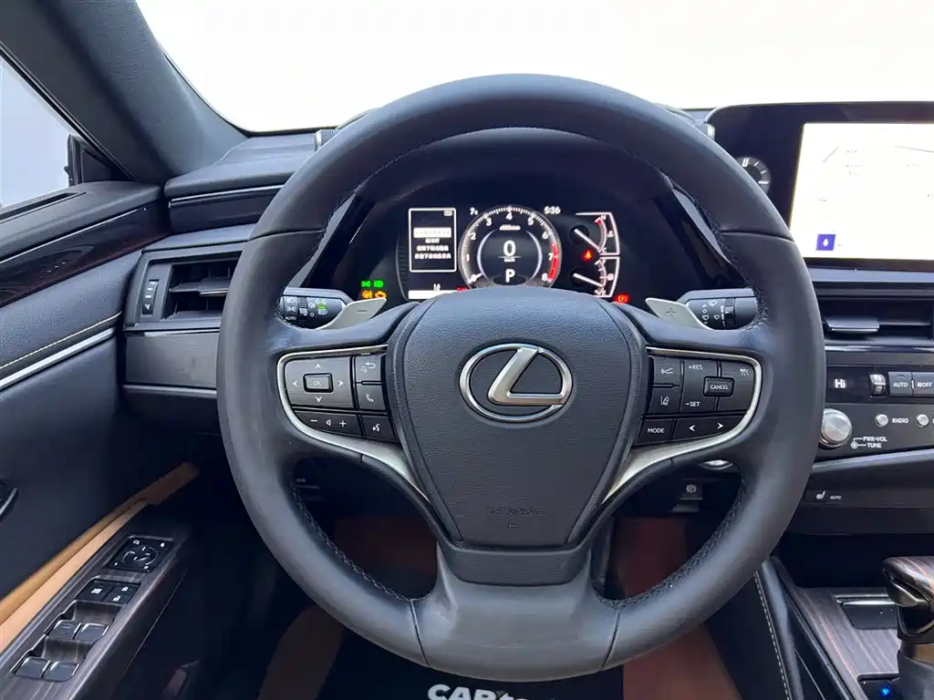 Lexus ES 2022 200 Excellence Edition купить на сайте DeffCars