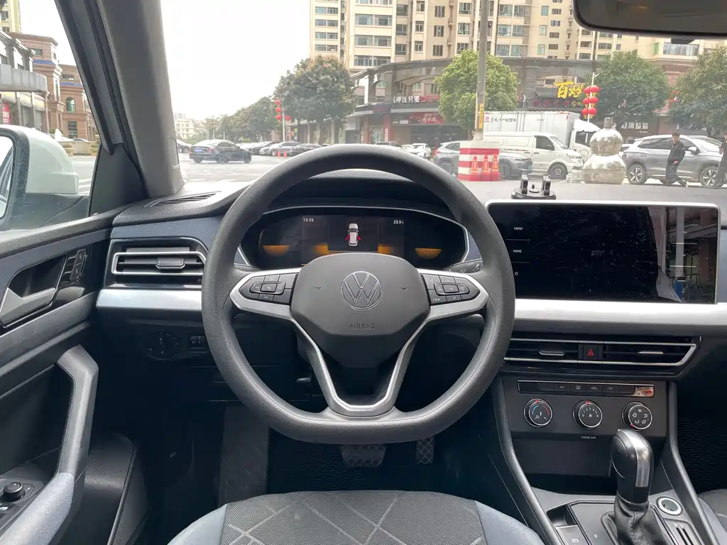 Lavida 2023 facelift 1.5L automatic Deyi version купить на сайте DeffCars