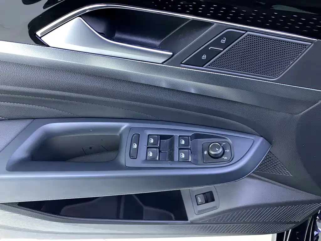 Passat 2023 facelift 280TSI Elite Edition купить на сайте DeffCars