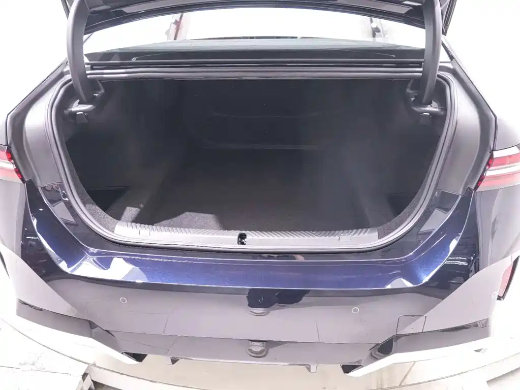 BMW 5 Series 2024款 530Li 领先型 M运动套装 купить на сайте DeffCars