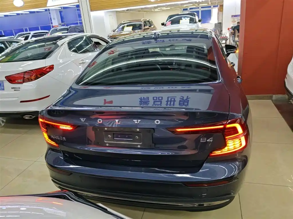 Volvo S60 2023 B4 Zhiyi Luxury Edition купить на сайте DeffCars