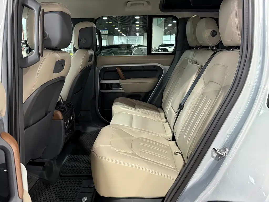 Land Rover Defender 2021 110 P400 Dark Special Edition купить на сайте DeffCars