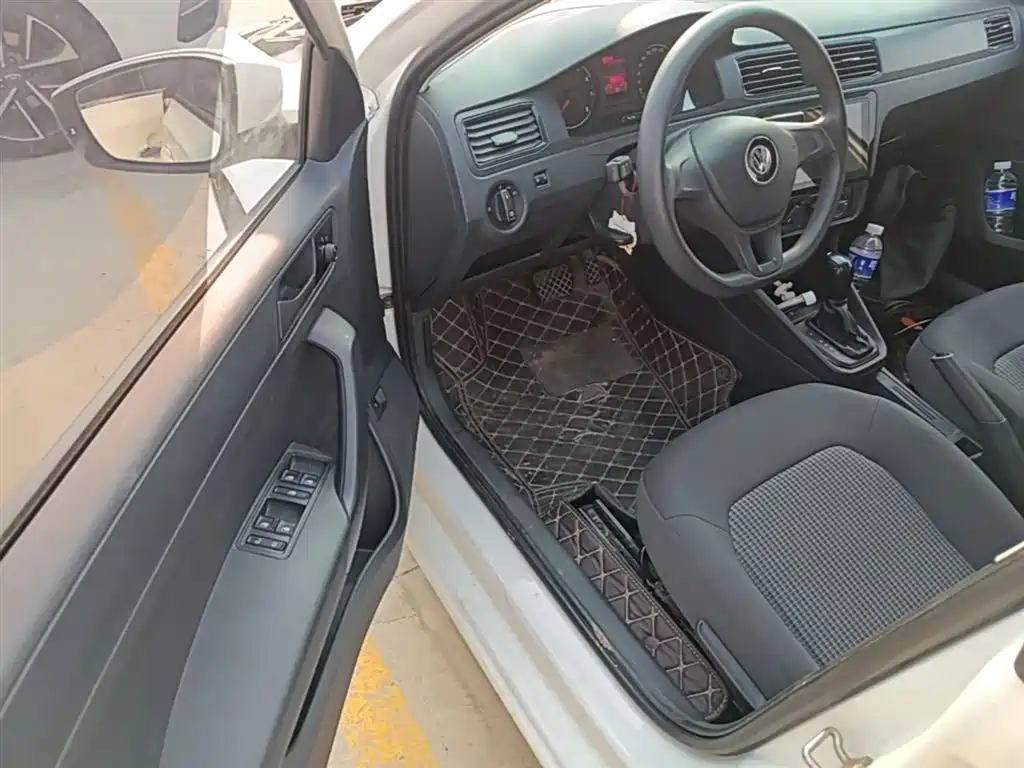 Santana 2021 1.5L automatic fashion version купить на сайте DeffCars