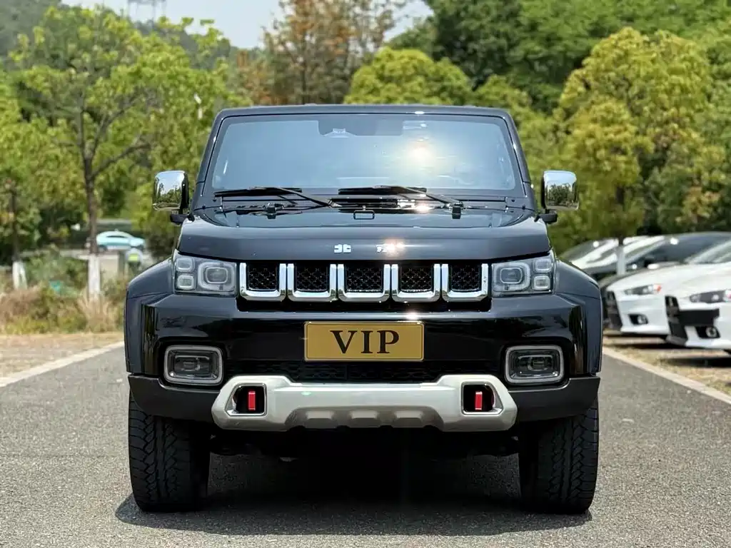 Beijing off-road BJ40 2023 2.0T automatic four-wheel drive city hunter version knight type купить на сайте DeffCars