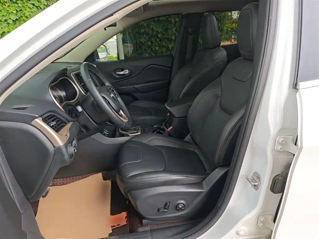 Liberty Light 2017 2.0L Superior Edition купить на сайте DeffCars