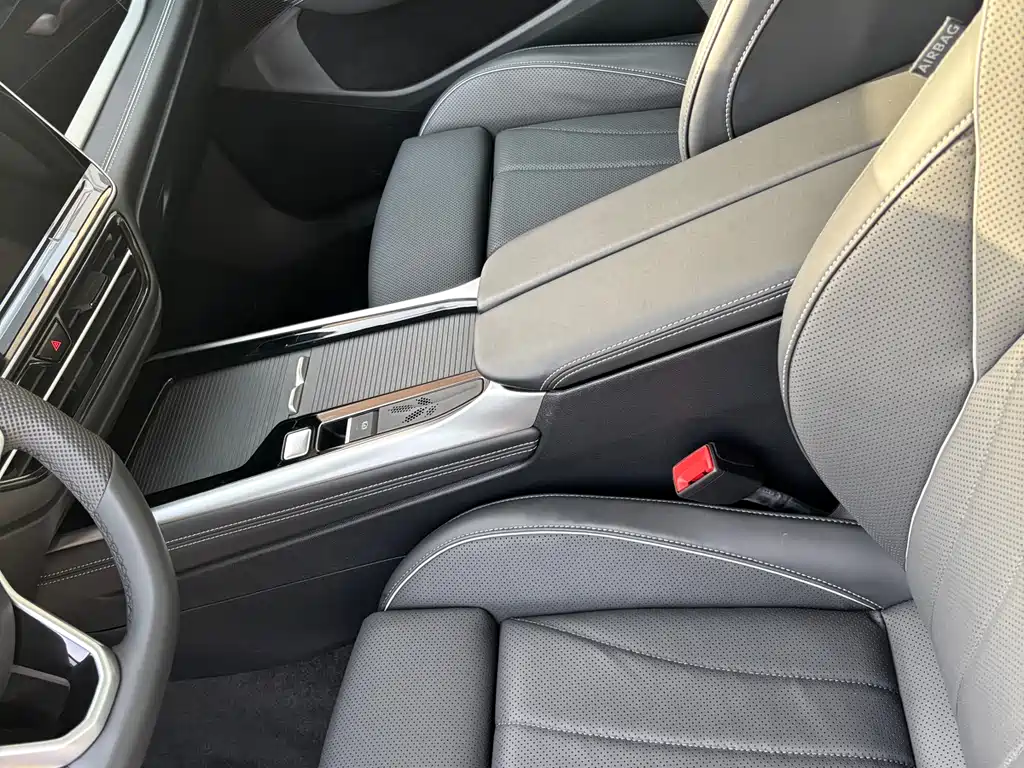 Passat 2025 Pro 380TSI Dragon Edition купить на сайте DeffCars