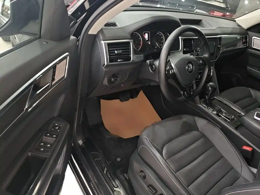 Touron 2019 330TSI 2WD Deluxe Edition National V купить на сайте DeffCars