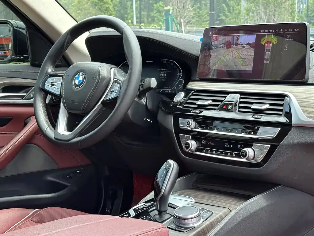 BMW 5 Series New Energy 2021 535Le Deluxe Package купить на сайте DeffCars
