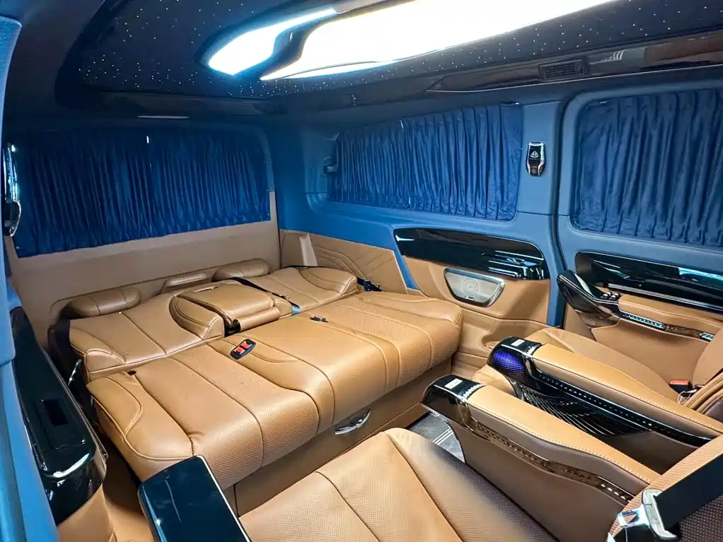 Vito 2024 2.0T Business Edition 7-seater купить на сайте DeffCars