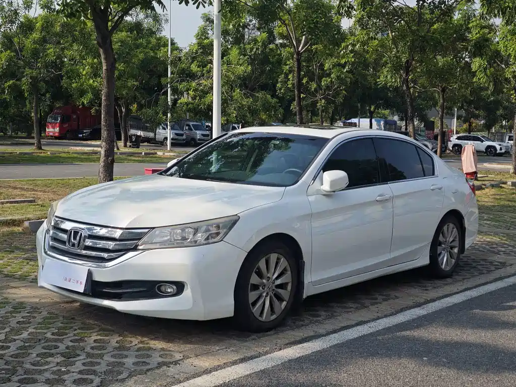 Accord 2014 2.4L EX Deluxe Edition купить на сайте DeffCars