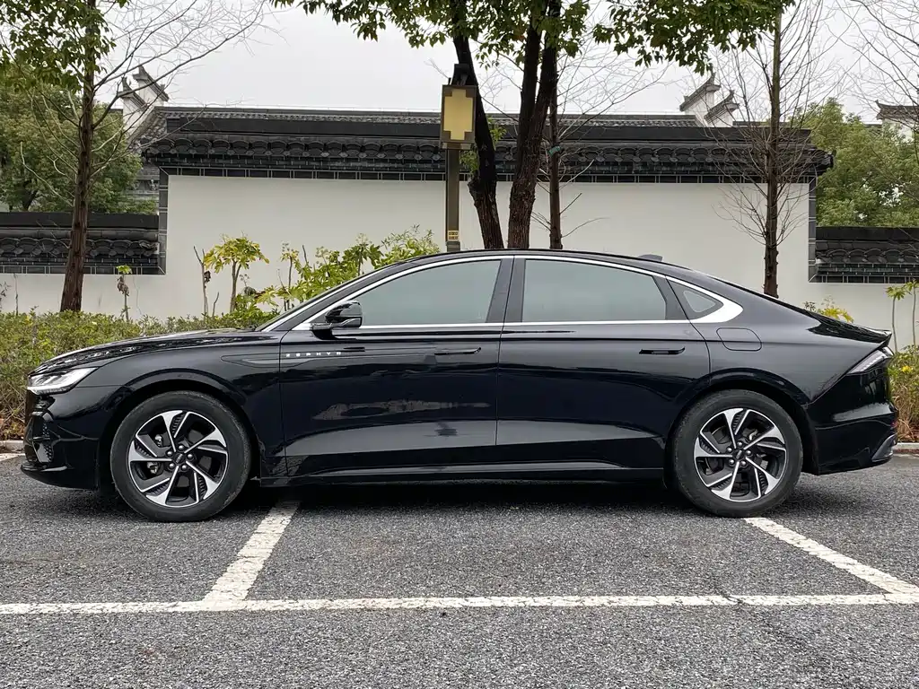 Lincoln Z 2022 iCool Premium Edition купить на сайте DeffCars