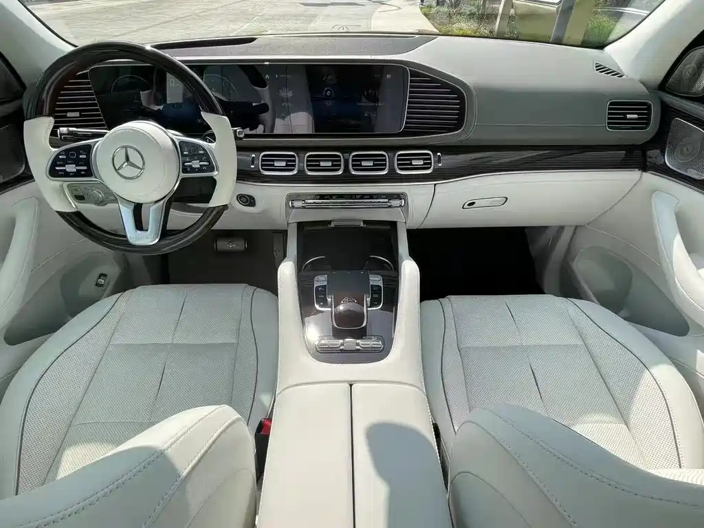 Maybach GLS 2022 GLS 600 4MATIC Gift Edition купить на сайте DeffCars