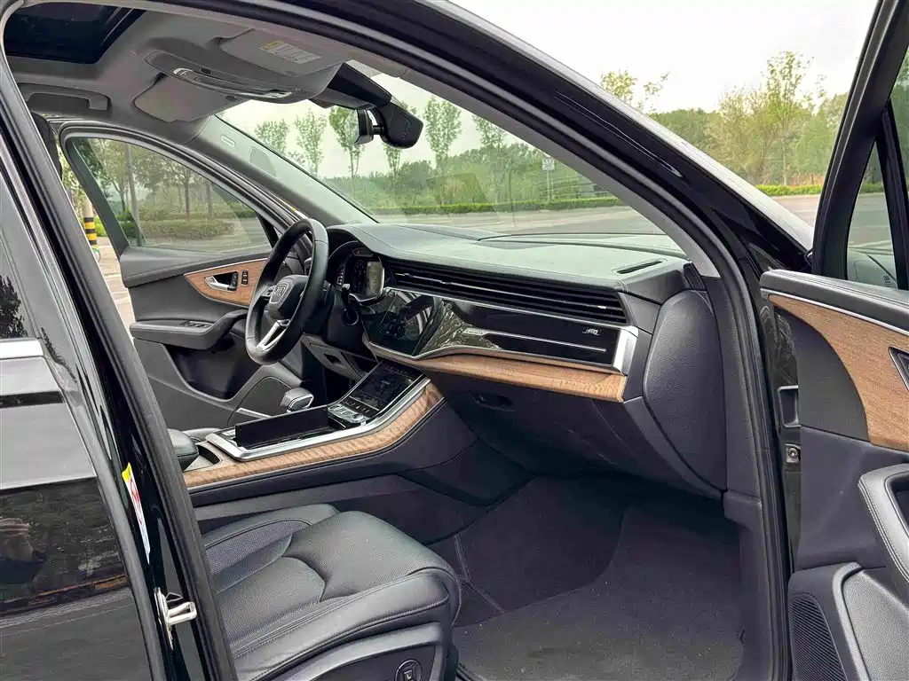 Audi Q7 2023 55 TFSI quattro S premium model купить на сайте DeffCars