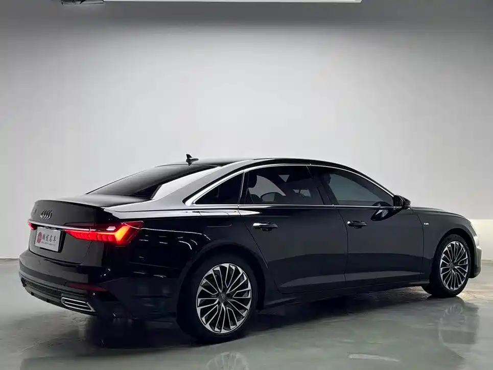 Audi A6L New Energy 2020 55 TFSI e quattro купить на сайте DeffCars