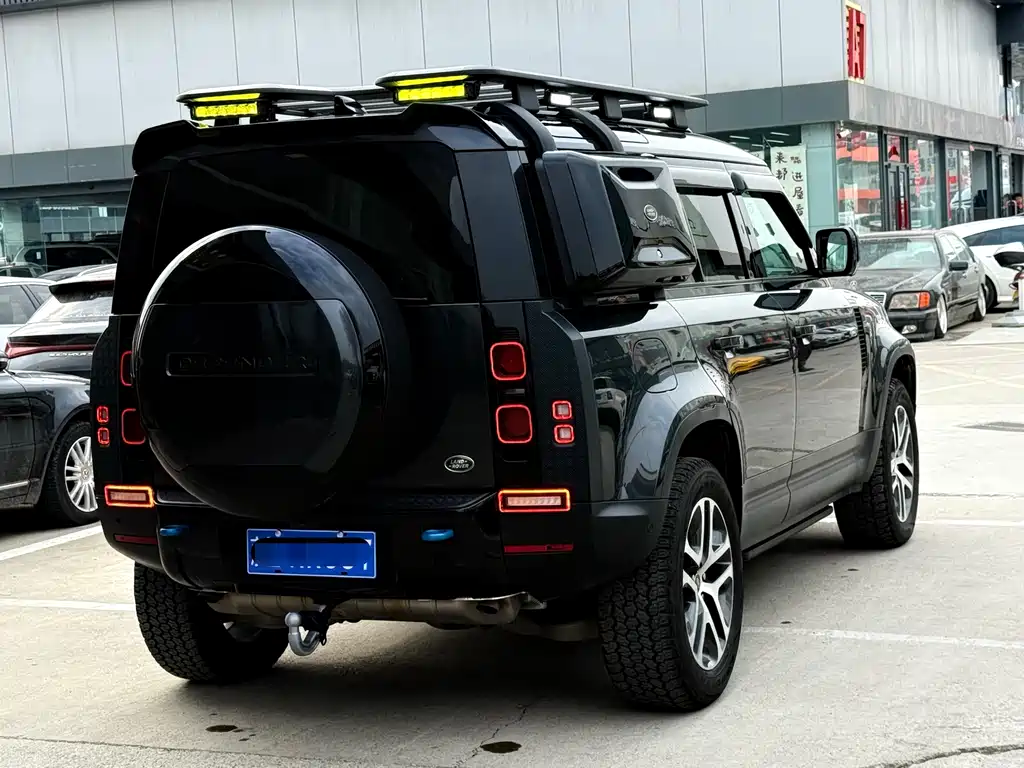 Land Rover Defender 2024 110 3.0T P400 Dark Special Edition купить на сайте DeffCars