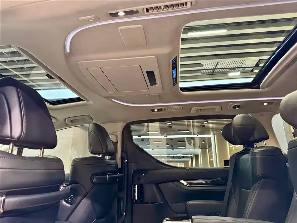 Wilfa 2021 Crown Dual Engine 2.5L HV Deluxe Edition купить на сайте DeffCars