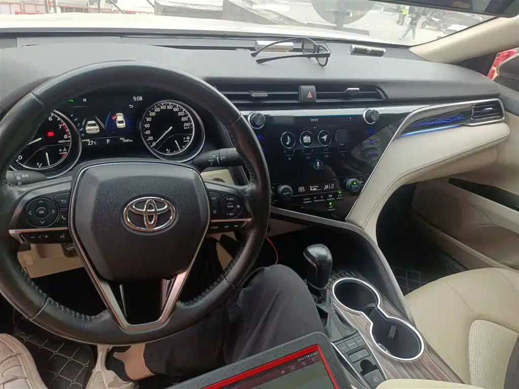 Camry 2019 facelift 2.5G Deluxe Edition купить на сайте DeffCars