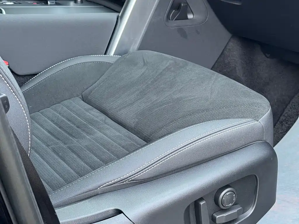 Discover the 2023 facelift 360PS R-Dynamic S купить на сайте DeffCars