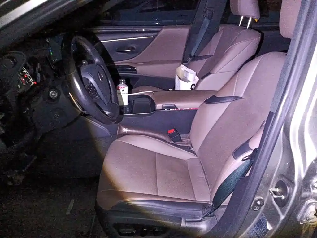 Lexus ES 2023 200 Excellence Edition купить на сайте DeffCars