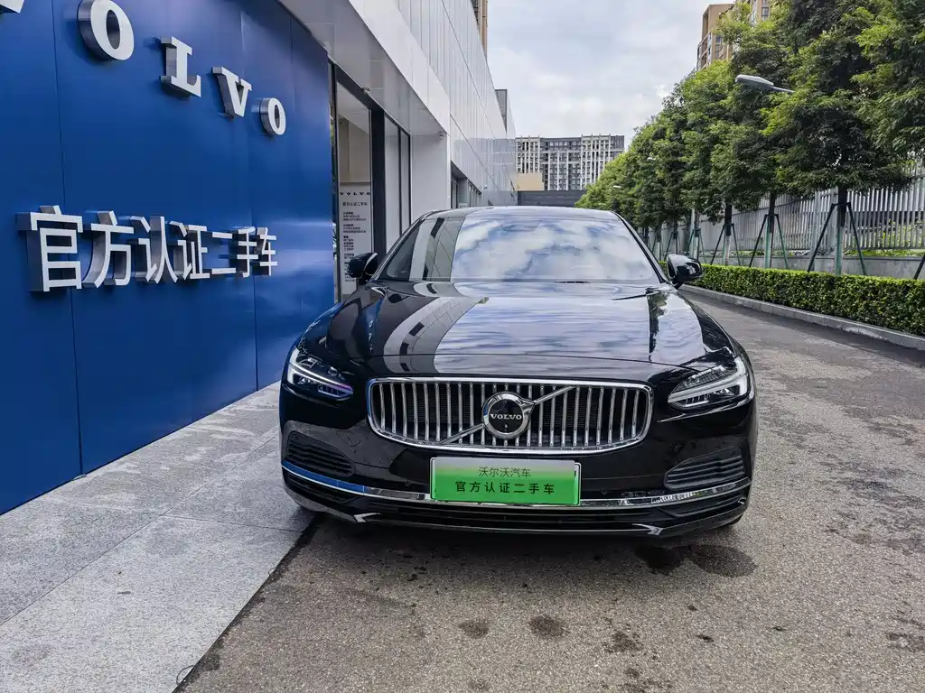 Volvo S90 plug-in hybrid 2024 plug-in hybrid four-wheel drive long range Zhiya luxury version купить на сайте DeffCars