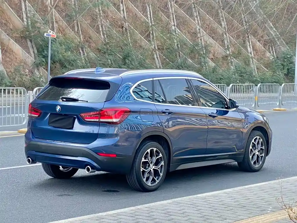 BMW X1 2021 sDrive25Li Leading Model купить на сайте DeffCars