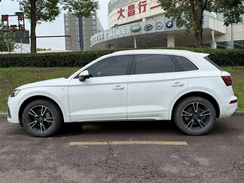 Audi Q5L 2023 40T fashionable and dynamic model купить на сайте DeffCars