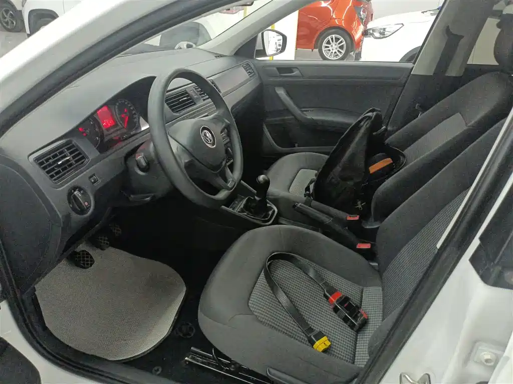 Santana 2021 1.5L Manual Fashion Edition купить на сайте DeffCars