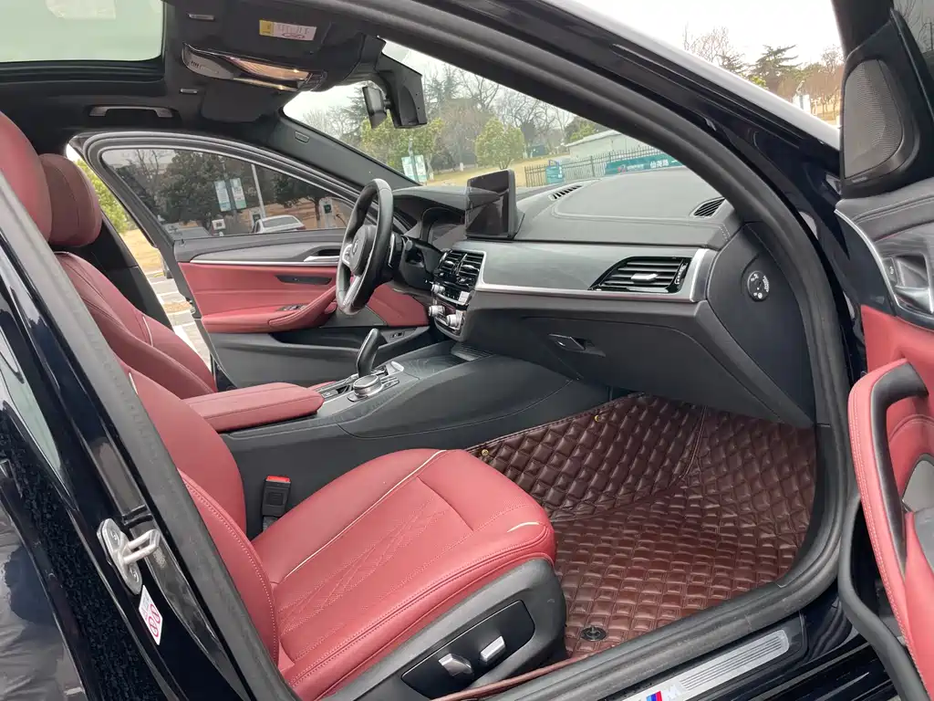 BMW 5 Series 2021 facelift 530Li leading M sports package купить на сайте DeffCars