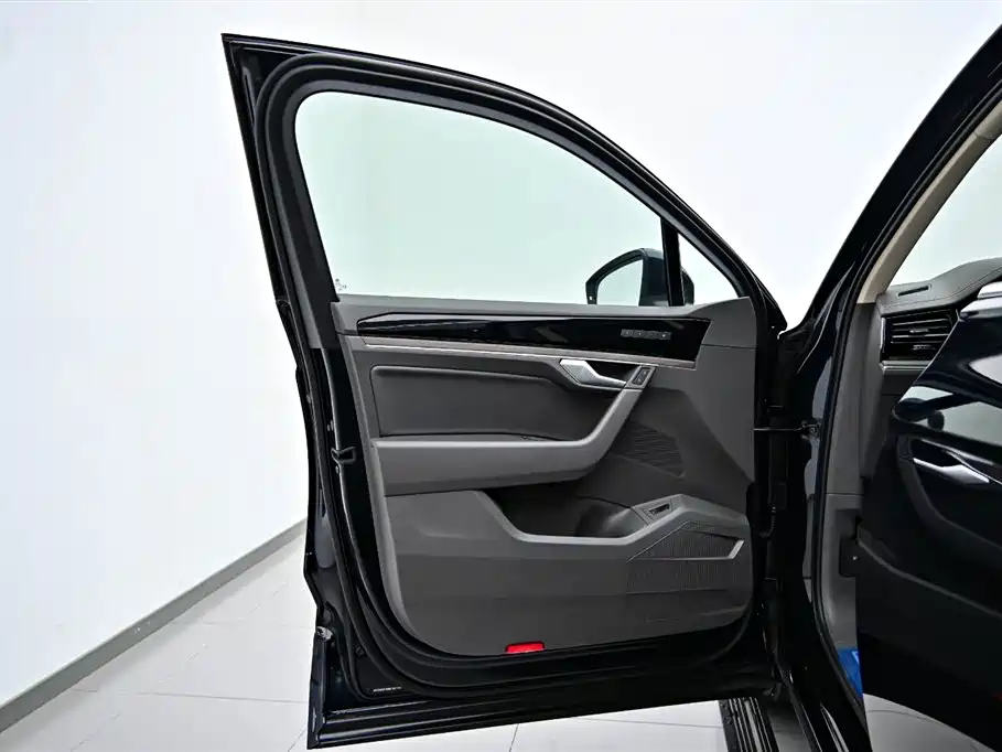 Touareg 2021 3.0TSI Ruixiang Edition Classic Sports Package купить на сайте DeffCars