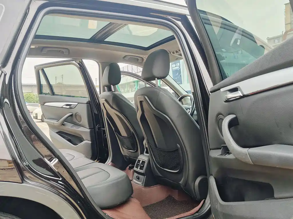 BMW X1 2016 sDrive18Li Exclusive Model купить на сайте DeffCars