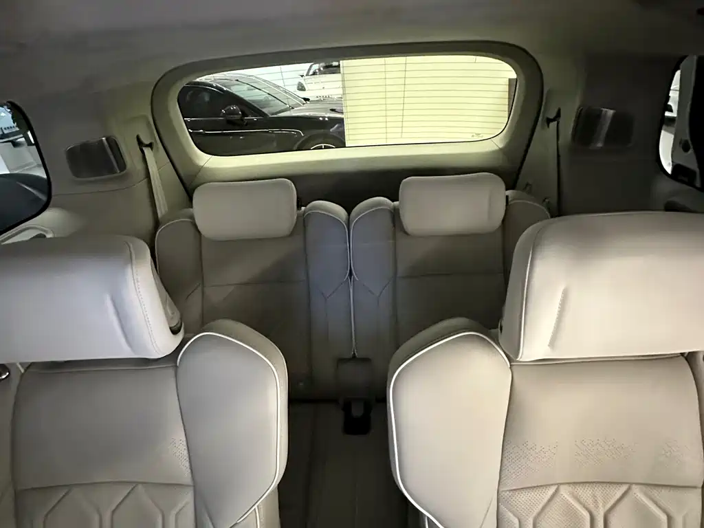 Volvo EM90 2025 Ultra six-seater купить на сайте DeffCars