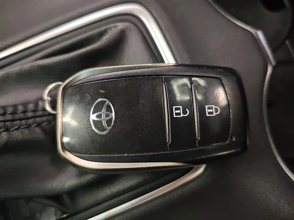 Vesa 2023 2.0L CVT two-wheel drive luxury version купить на сайте DeffCars